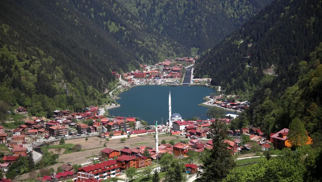 uzungol-de-eksik-belgeli-70-tesis-kapatildi