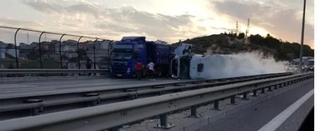 TEM’de kaza! Trafik felç TEM'de kaza! Trafik felç