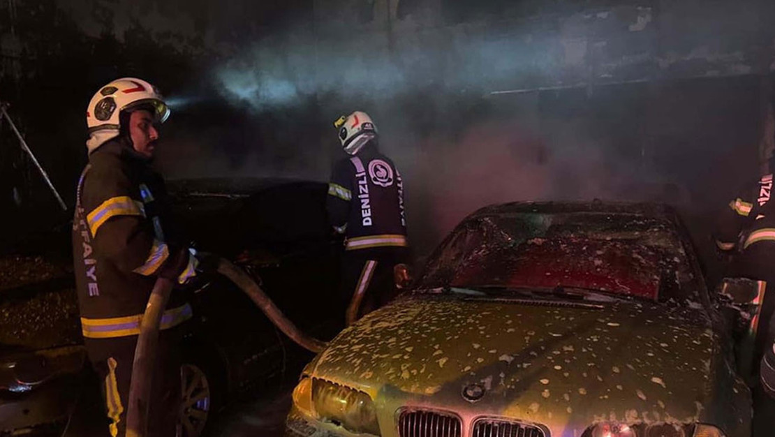 denizli-de-kundaklama-sonucu-5-otomobil-yandi