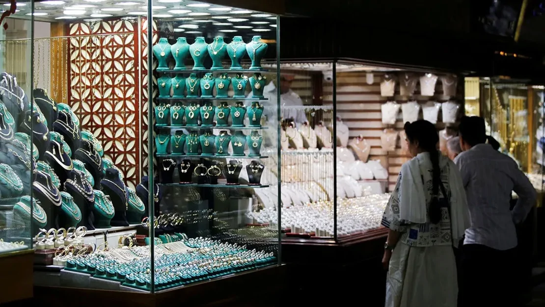 iran-da-dolar-ve-altin-kuru-rekor-kirdi
