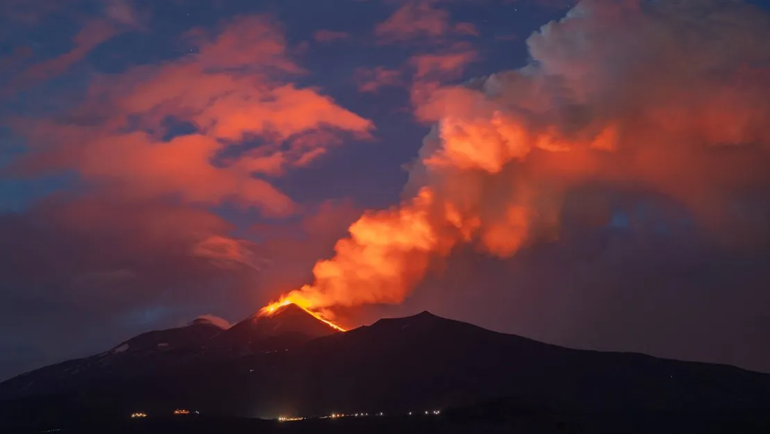 etna-italya-da-faaliyet-gosteriyor-filipinler-de-kanlaon-patladi