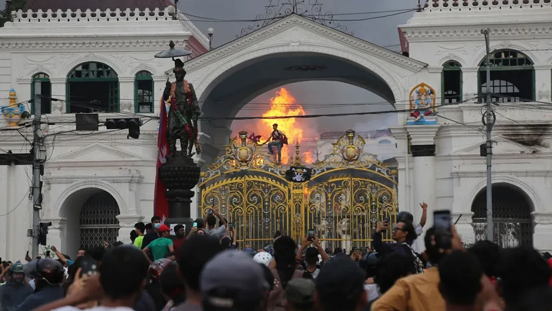 nepal-de-mahkumlar-kacis-yapti