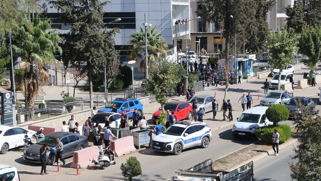 adiyaman-adliyesi-onunde-kavga-cikti-yaralilar-var