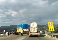 findik-iscilerini-tasiyan-minibus-carpisti