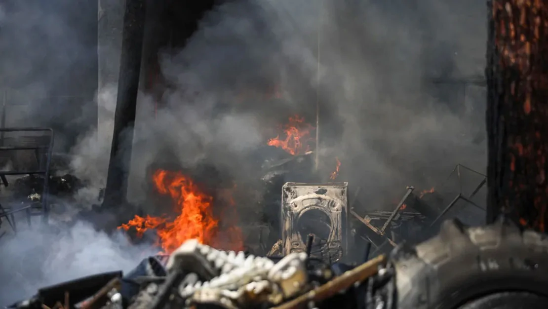 antalya-da-evi-yandi-kule-dondu