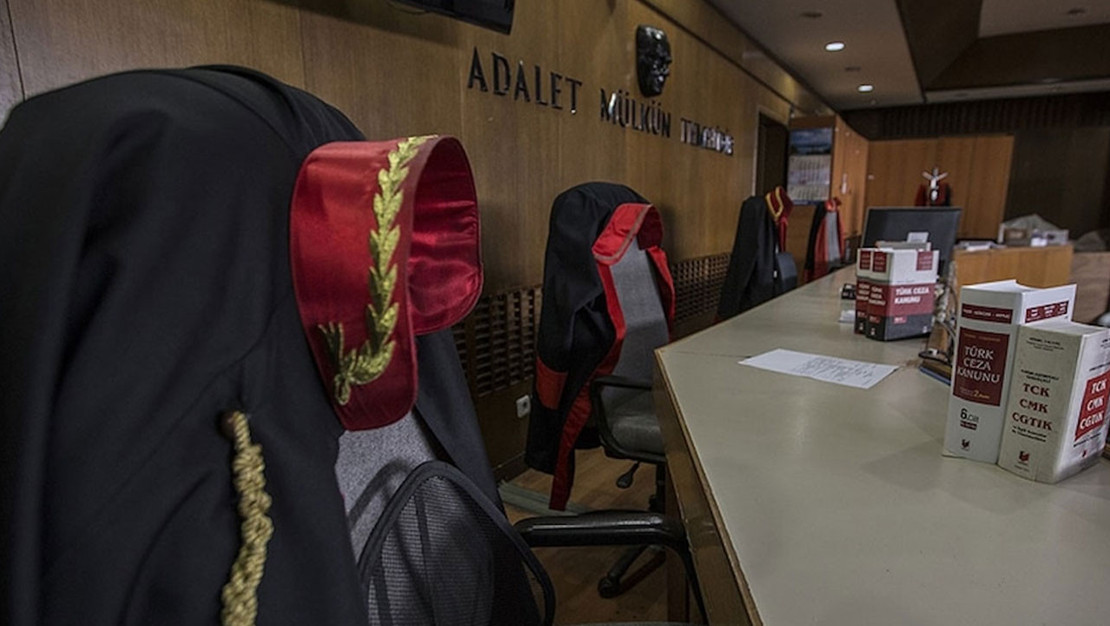 adalet-bakanligi-mahkemelerde-cevap-suresine-ceza-getiriyor