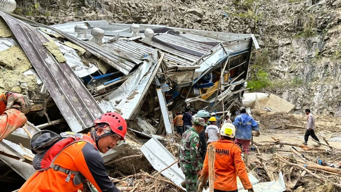 endonezya-da-afetlerde-can-kaybi-248-e-yukseldi