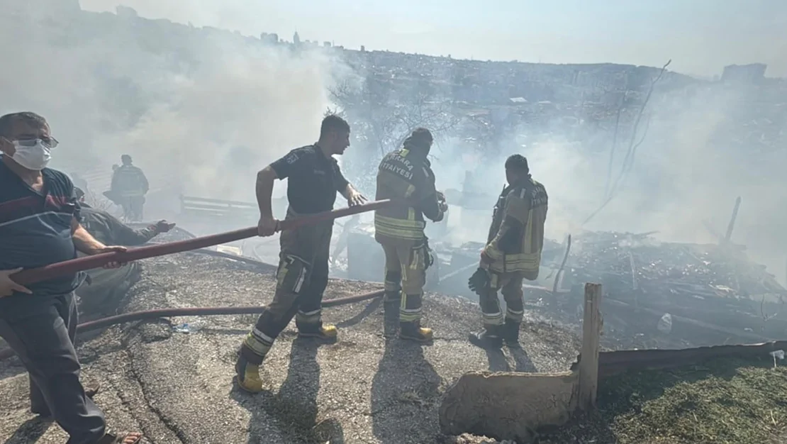 otluk-alanda-yangin-evlere-sicradi