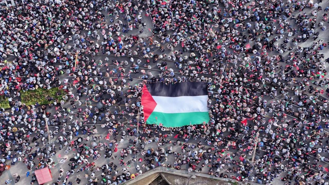 istanbul-da-gazze-ye-destek-yuruyusu-gerceklesti