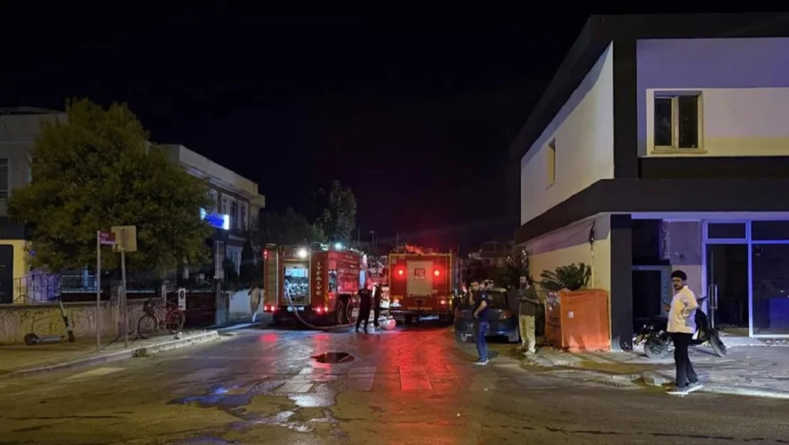 sakarya-da-bilincsizce-yakilan-ates-4-dukkani-yakti