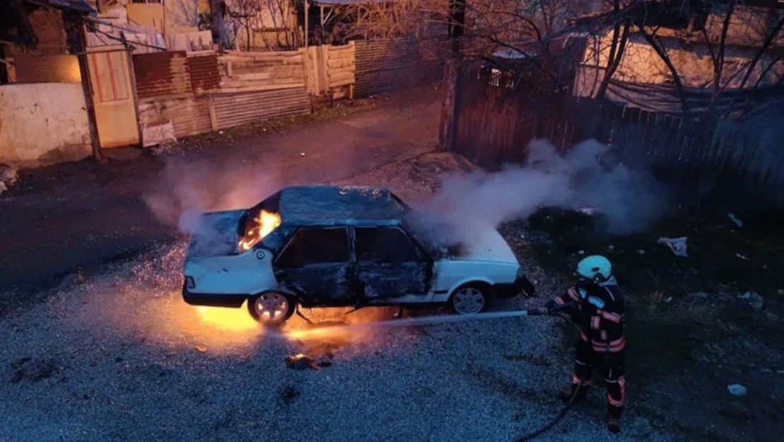 malatya-da-baba-otomobili-yakan-sahis-gozaltina-alindi