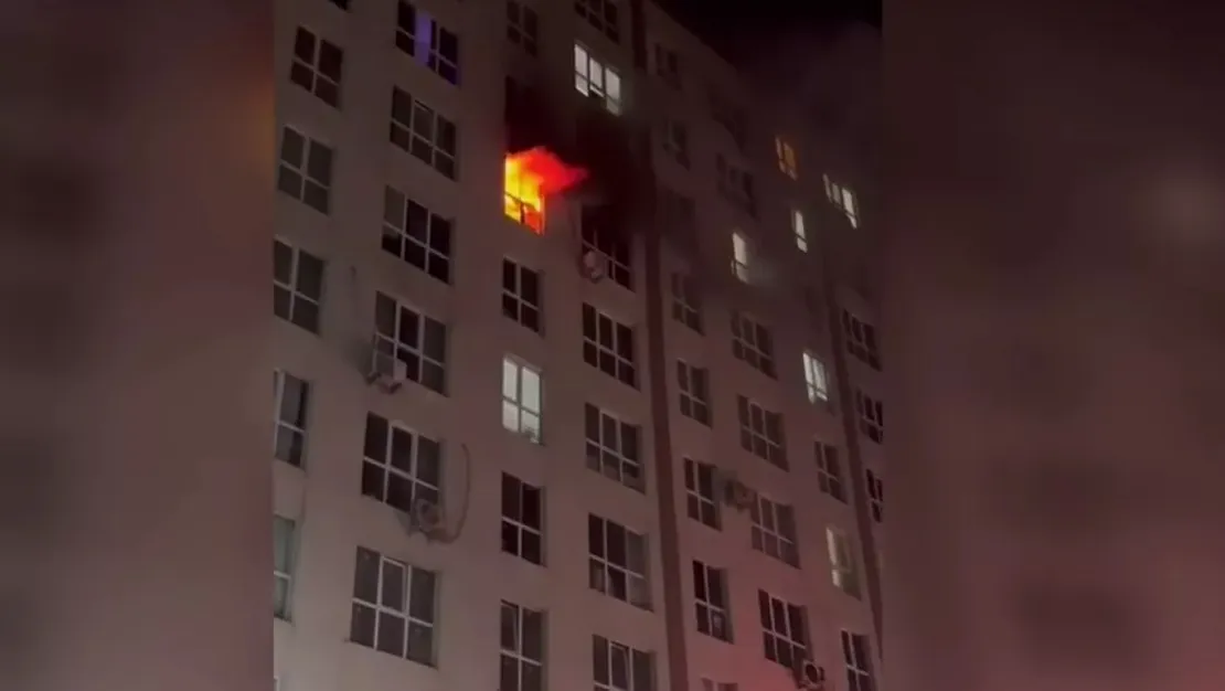 yangin-yuzunden-kadin-8-kattan-atladi