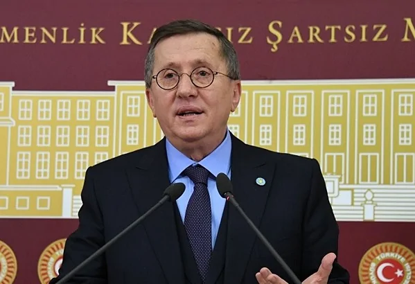 Lütfü Türkkan istifa etti Lütfü Türkkan istifa etti