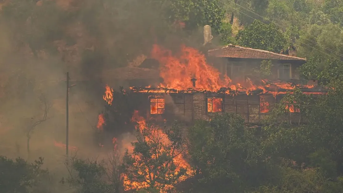 iletisim-baskanligi-574-yangin-kontrol-altinda