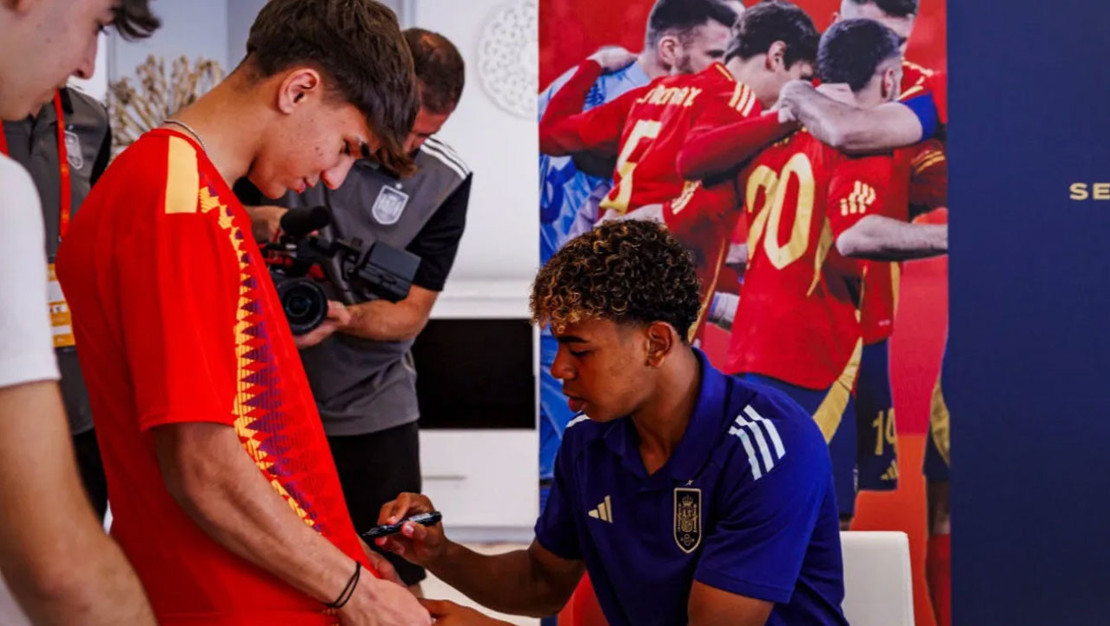 lamine-yamal-artik-imza-vermeyecek