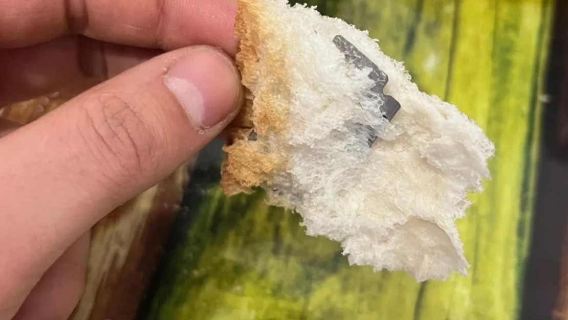 ekmekte-jilet-skandali-kahvaltida-buyuk-sok