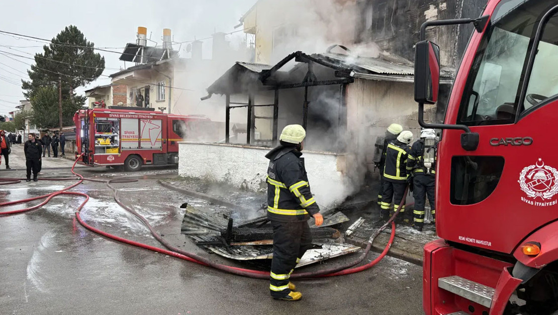 sivas-ta-kundaklama-suphesiyle-yangin-cikti