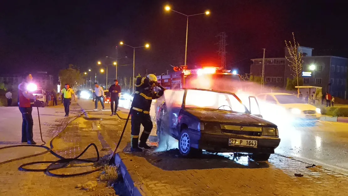 bir-surucu-otomobilini-yakti