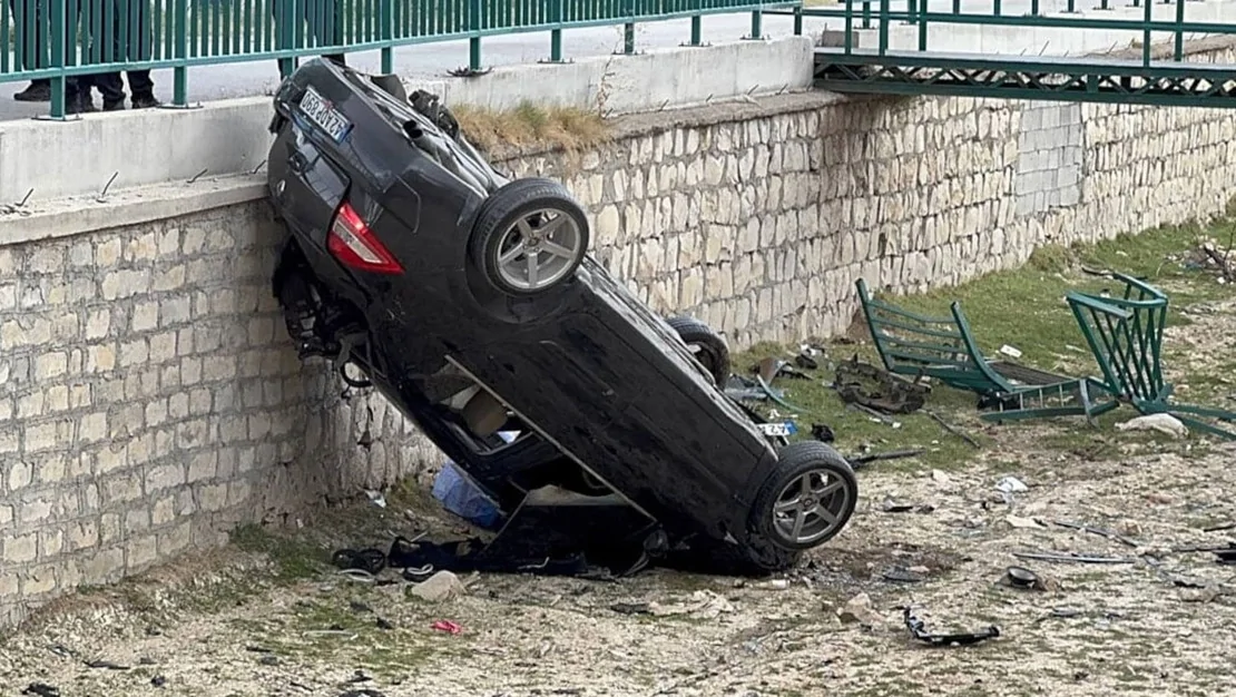 h-u-idaresindeki-arac-kanala-dustu