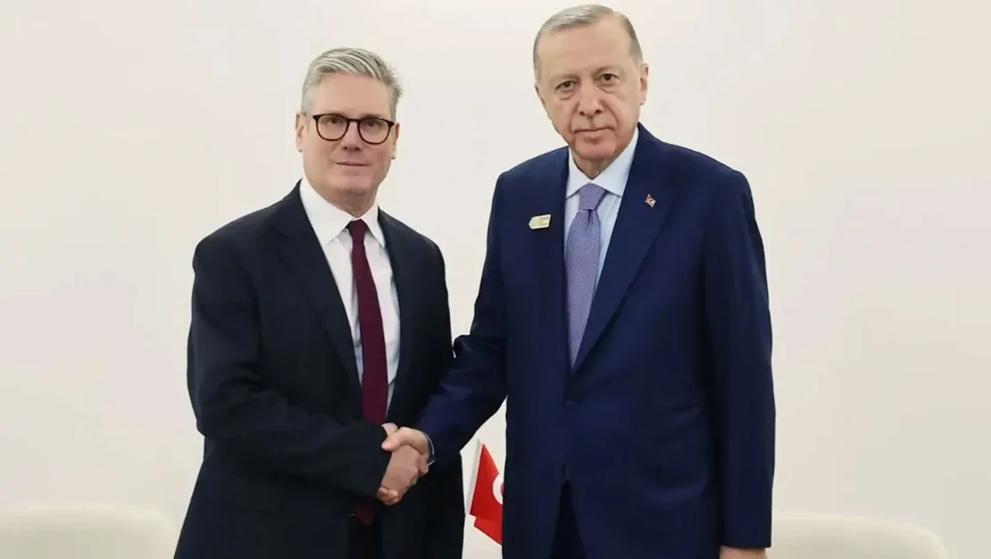 cumhurbaskani-erdogan-starmer-ile-gorustu