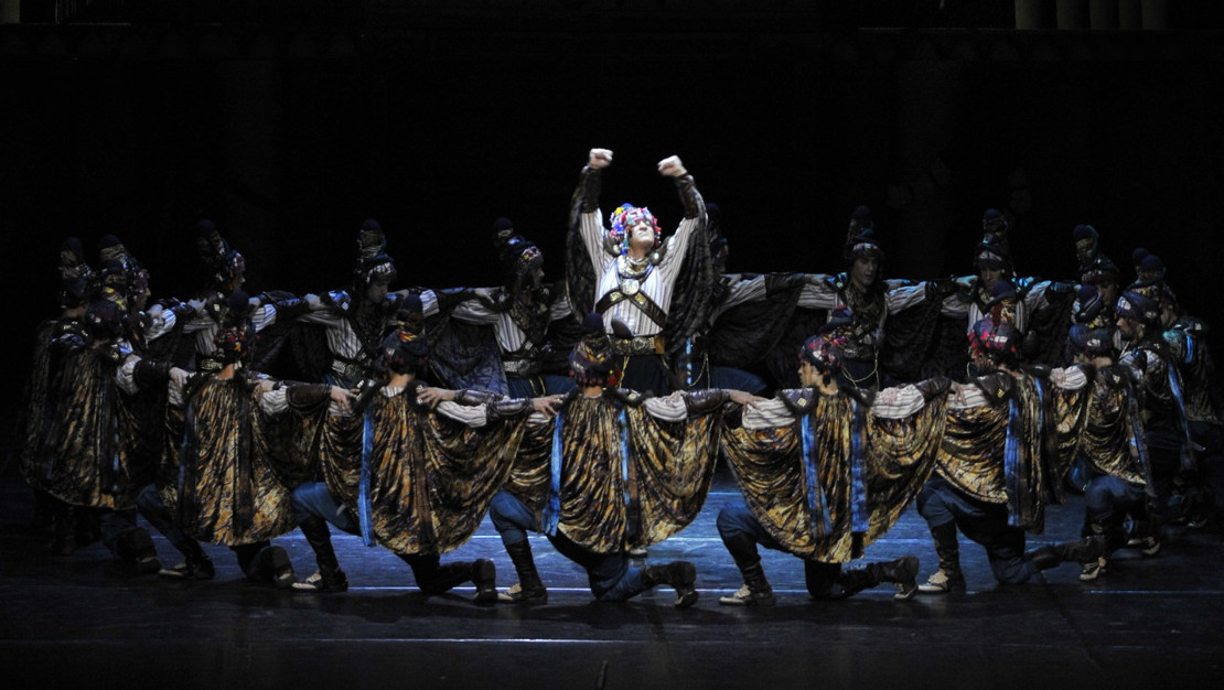 anadolu-atesi-troya-gosterisi-akm-de-sahnelendi