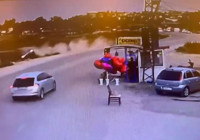 otomobil-virajda-takla-atti-surucu-yarali