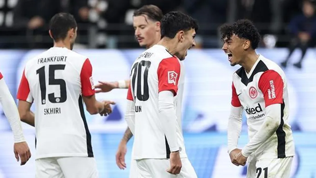 eintracht-frankfurt-bochum-u-farkli-yendi