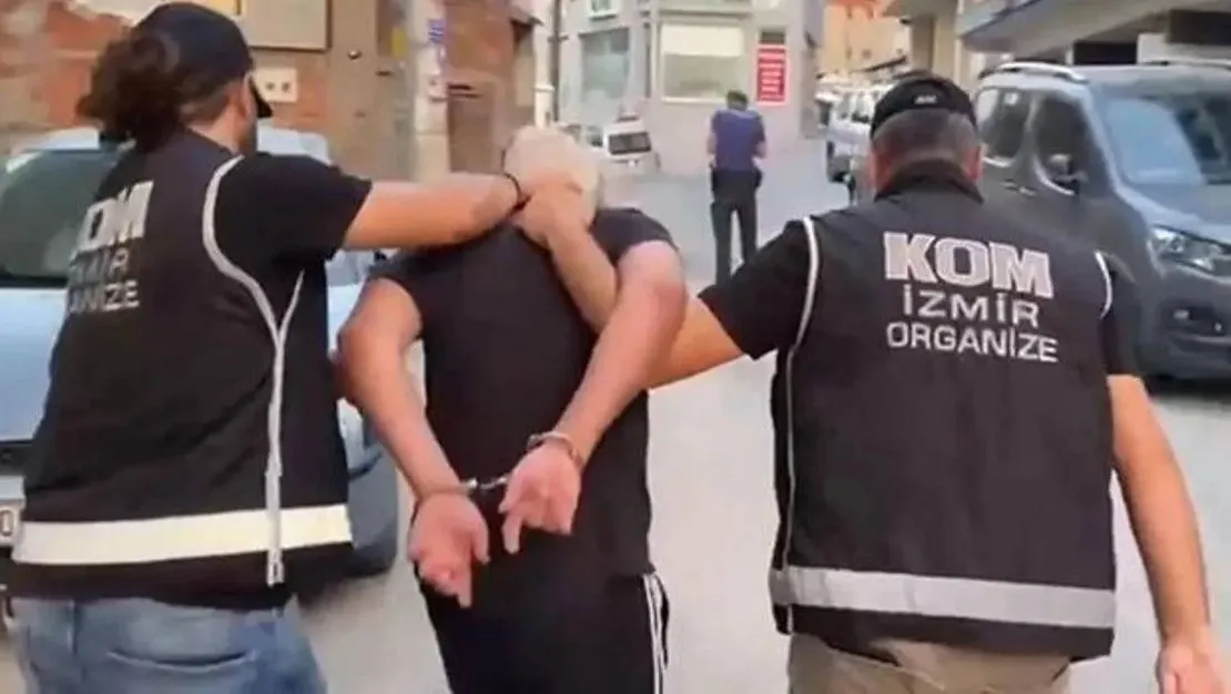 izmir-de-kacak-silah-operasyonu-15-tabanca-ele-gecirildi