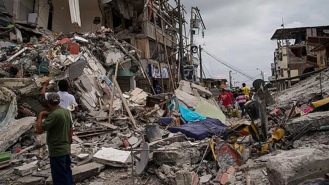 ekvador-da-6-3-buyuklugunde-deprem-gerceklesti