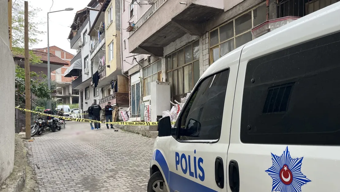 kocaeli-nde-kardesini-vurarak-oldurdu