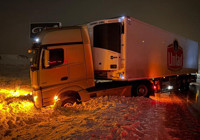 kayseri-de-kar-yagisi-sonrasi-buzlu-yolda-kazalar