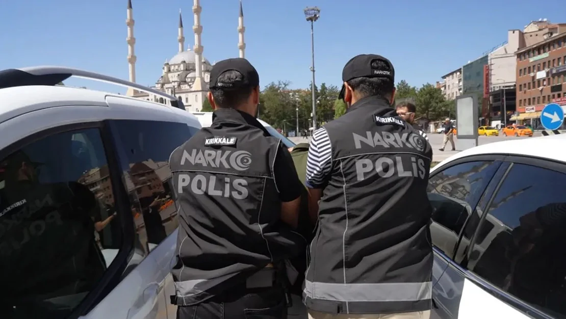 dort-doktor-e-imzasiyla-ilac-yazdi