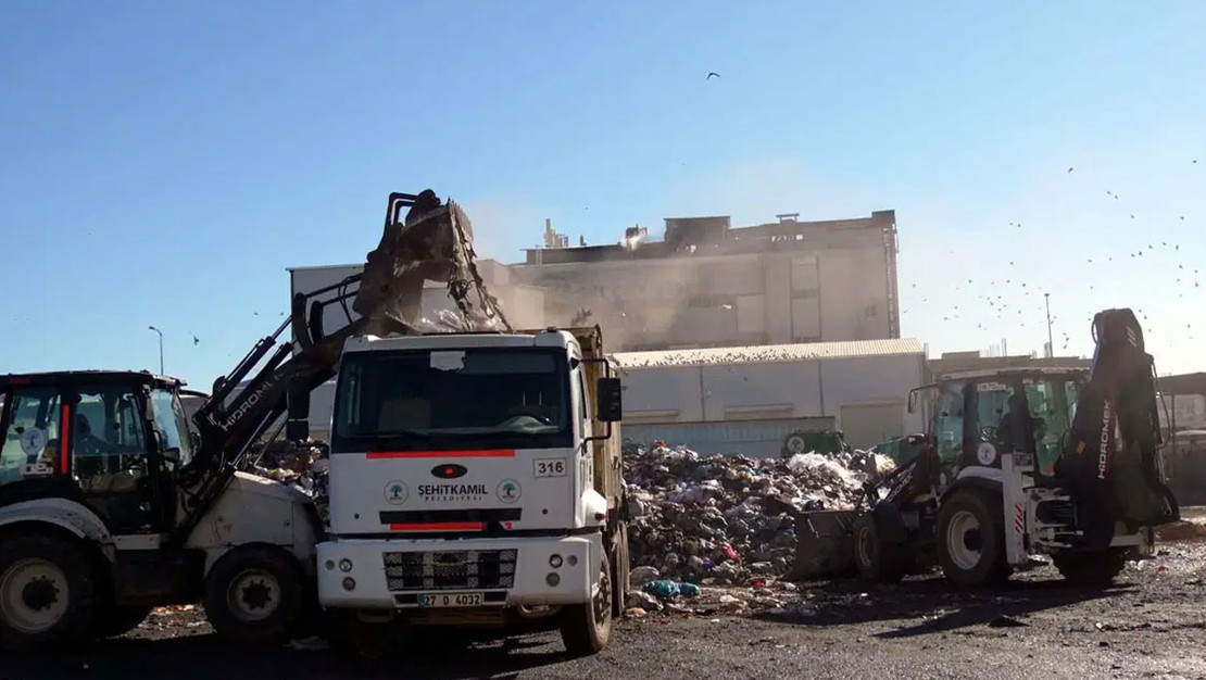 gaziantep-te-cop-icinde-bulunan-110-bin-tl