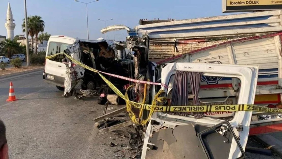 mersin-de-feci-kaza-2-olu-10-yarali