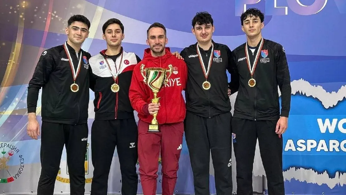 milli-eskrimciler-dunya-kupasi-nda-zafer-elde-etti