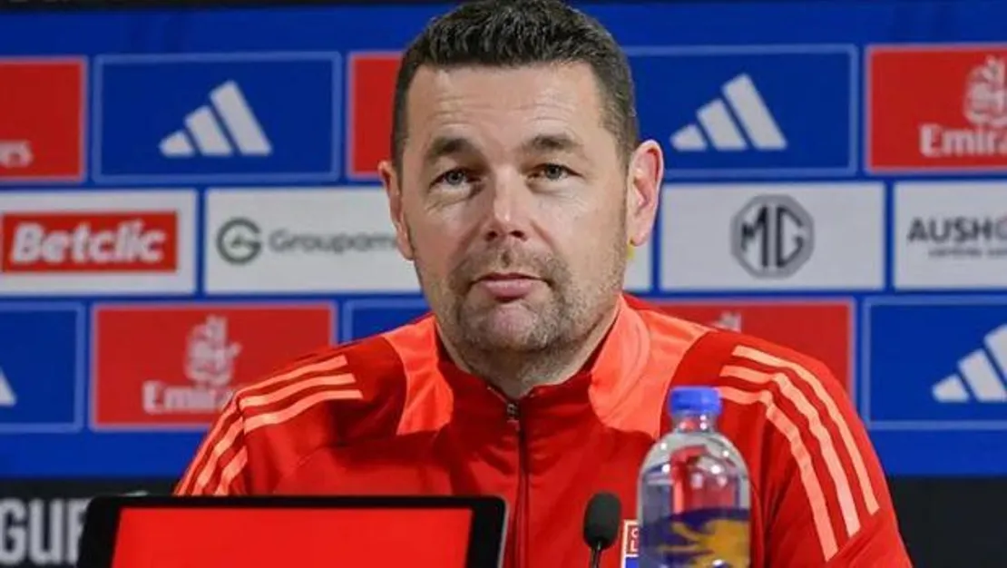 olimpik-lyon-da-teknik-direktor-degisikligi