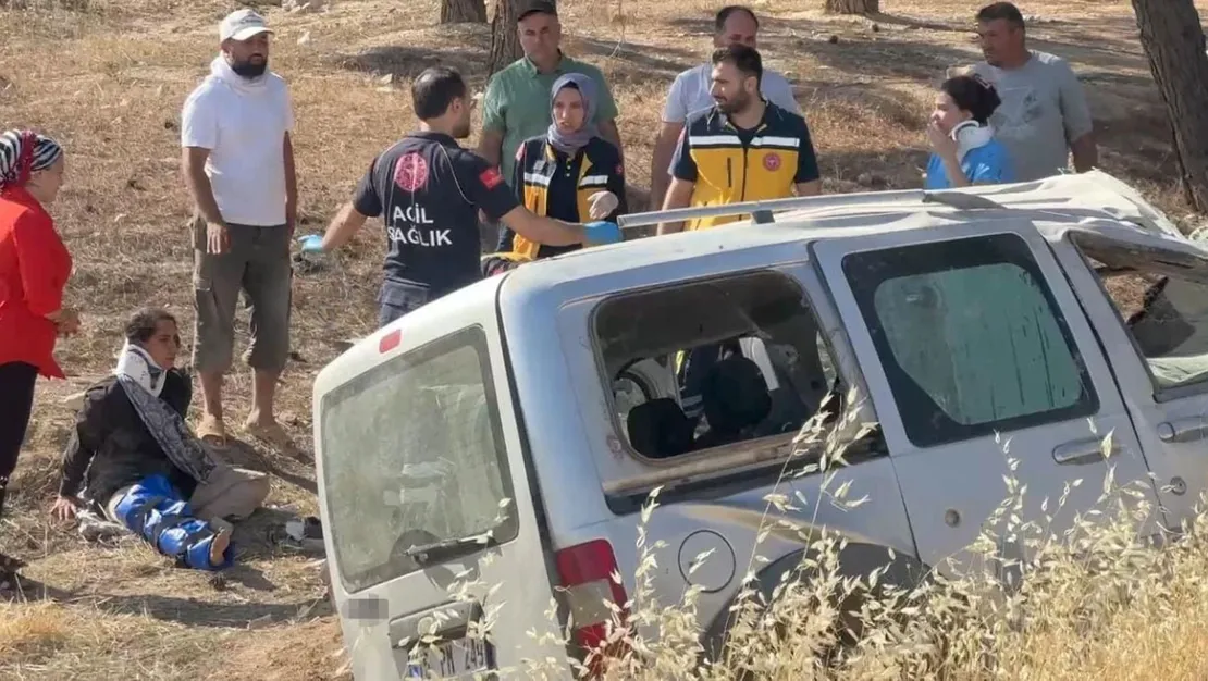sanliurfa-da-arac-devrildi-halfeti-ye-giderken-kaza