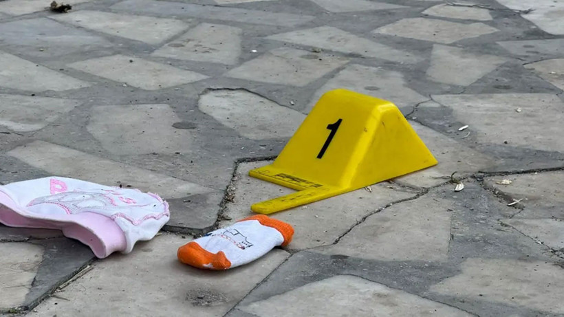 sancaktepe-de-yol-kenarinda-bebegin-cesedi-bulundu