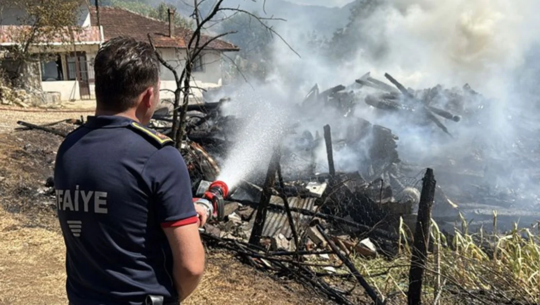 tayyip-koyu-nde-yangin-cikti