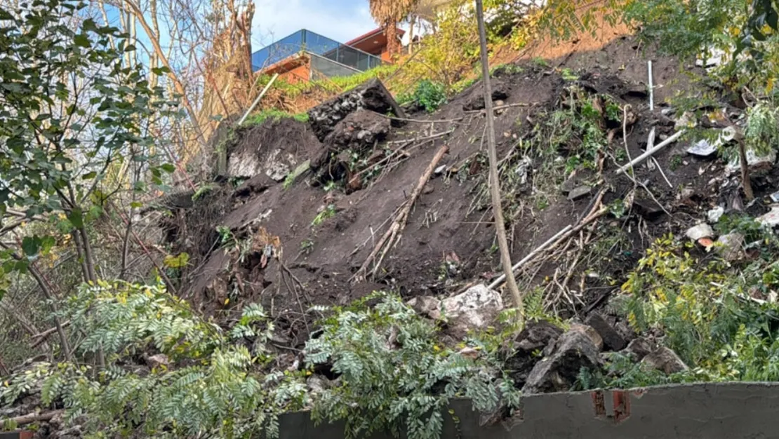 insaat-yaninda-duvar-coktu-bina-bosaltildi