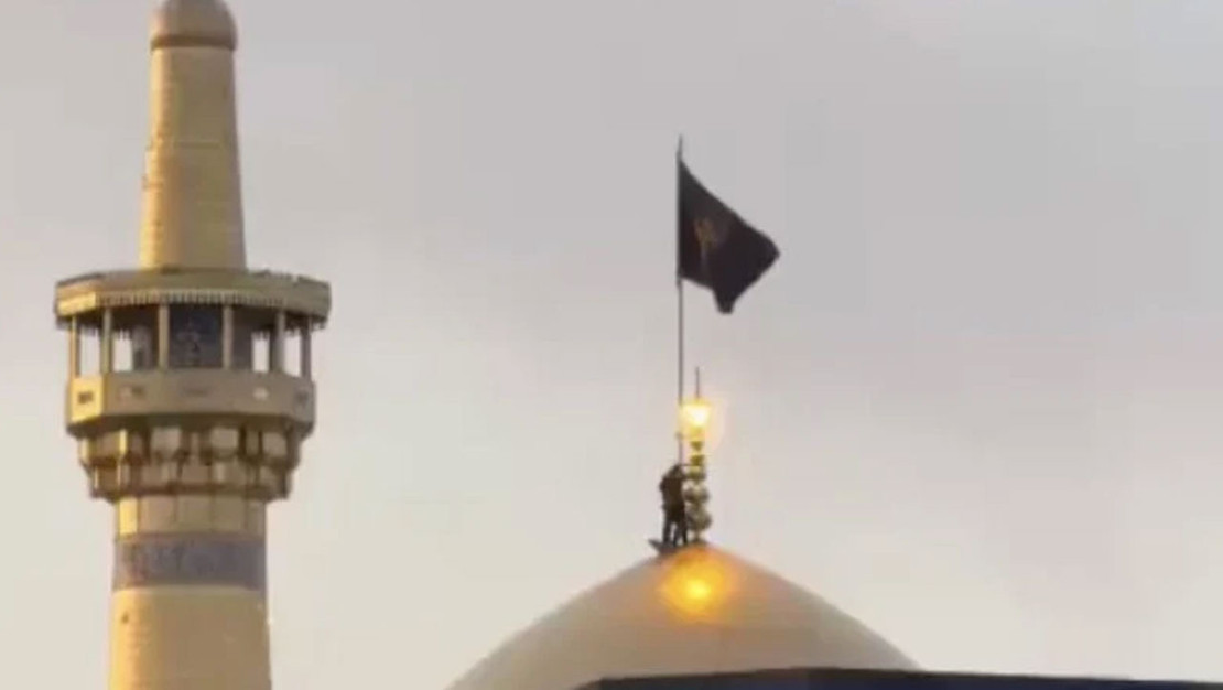 iran-da-hamaney-in-olumuyle-siyah-bayrak-gondere-cekildi