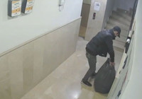 apartmanlarda-ayakkabi-hirsizligi-guvenlik-kamerasinda-goruntulendi