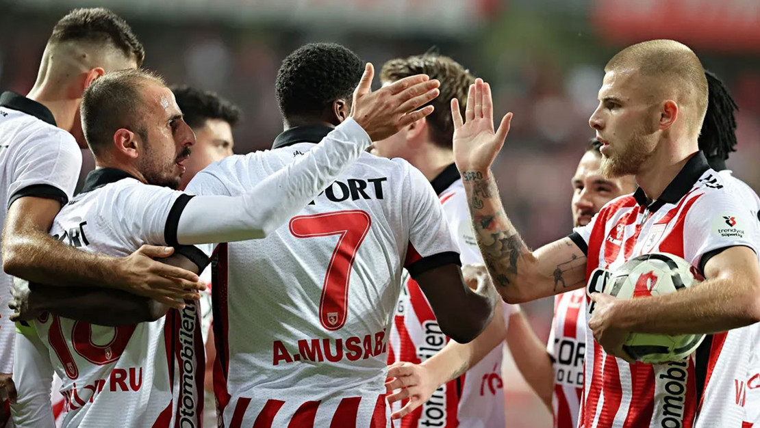 samsunspor-yenilmezlik-serisini-10-maca-cikararak-yukseliste