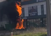 bursa-ankara-yolunda-yangin-iki-is-yeri-zarar-gordu