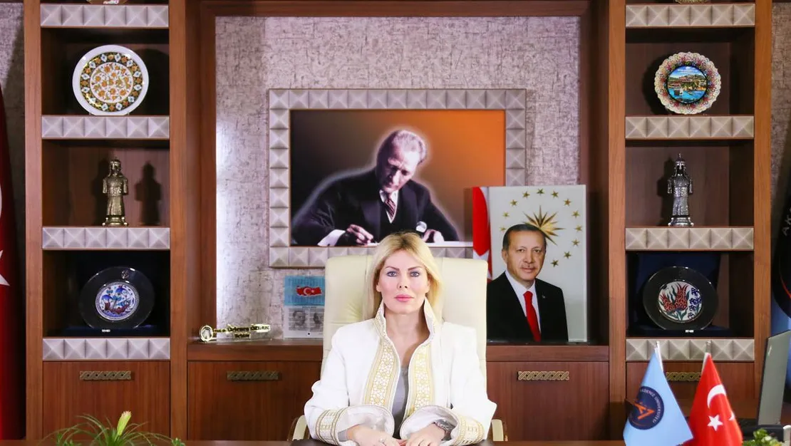 rektor-ozkan-ozgur-ozel-i-kinadi