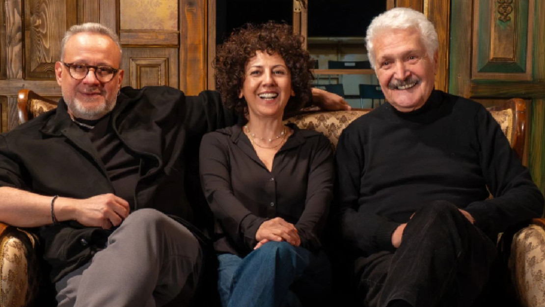 istanbul-da-klasik-komedi-oyunun-oyunu-sahne-aliyor