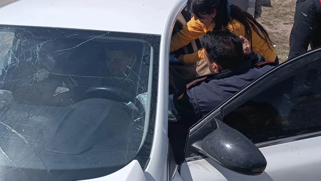 van-da-arac-kaldirima-carpti-1-yarali