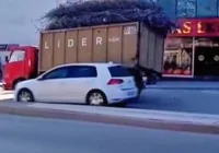 lastigi-patlayan-kamyonet-devriliyordu