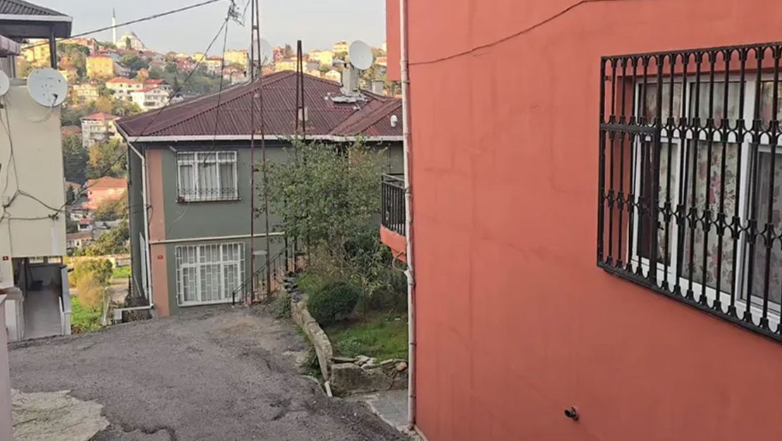 istanbul-da-catlaklar-nedeniyle-iki-bina-tahliye-edildi