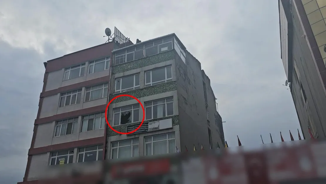 yabanci-uyruklular-arkadaslarini-camdan-attilar